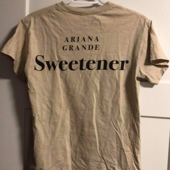 Ariana Grande Sweetener Album Tee - Picture 3 of 3